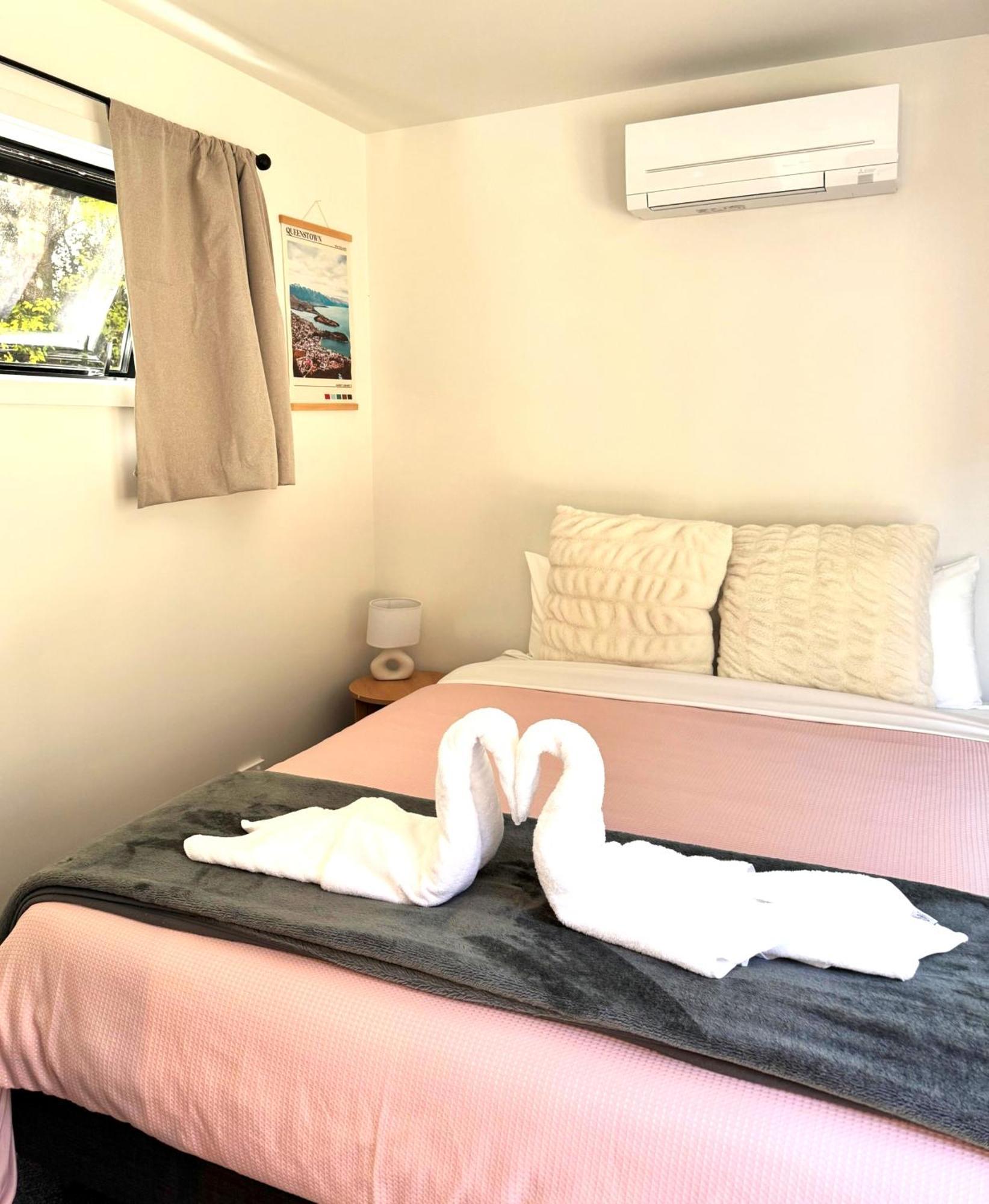 เดอะ เฟลมมิ่ง กีวี แบ็คแพ๊คเกอร์ Hostel ควีนส์ทาวน์ ภายนอก รูปภาพ